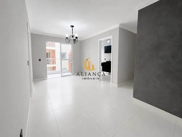 Imagem: O apartamento possui 2 Dormitórios, 1 Banheiro, 1 Vaga na