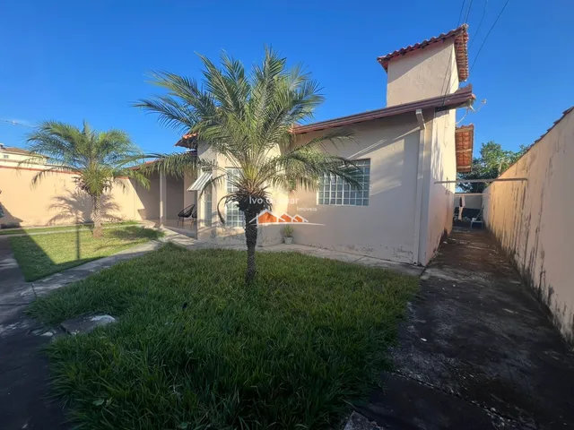 Imagem: A casa possui 3 Dormitórios, 1 Suíte, 1 Vaga na garagem e