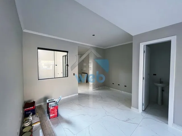 Imagem 2: Sobrado, três quartos, sala, edicula com churrasqueira, ótima localização