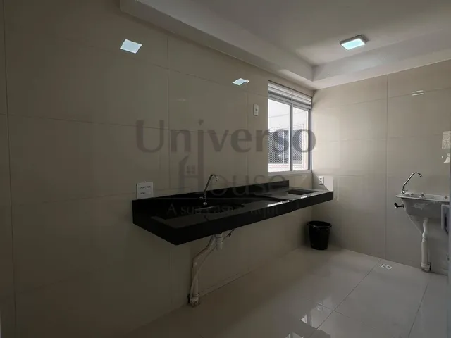 Imagem: O apartamento possui 2 Dormitórios, 1 Banheiro, 1 Vaga na