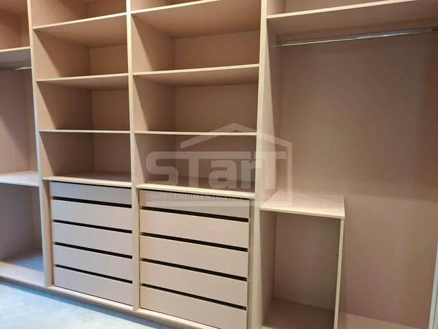 Imagem 5: Casa Colonial com Jacuzzi em Condomínio Próximo à Lagoa Central por R 1.180.000
