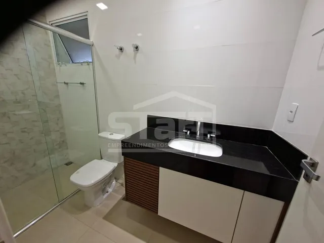 Imagem 9: Casa Colonial com Jacuzzi em Condomínio Próximo à Lagoa Central por R 1.180.000