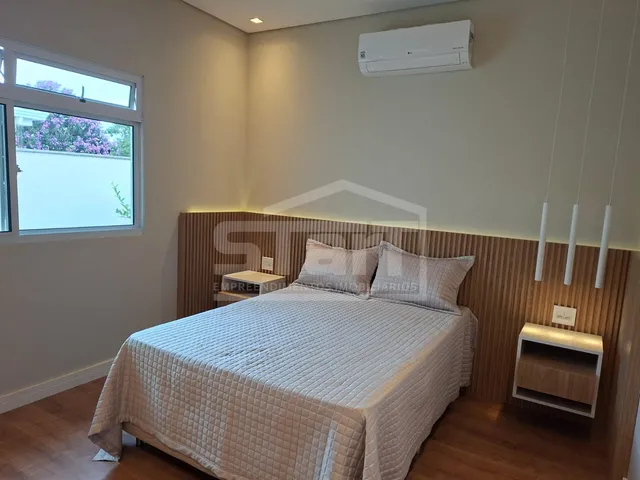 Imagem 15: Casa Colonial com Jacuzzi em Condomínio Próximo à Lagoa Central por R 1.180.000