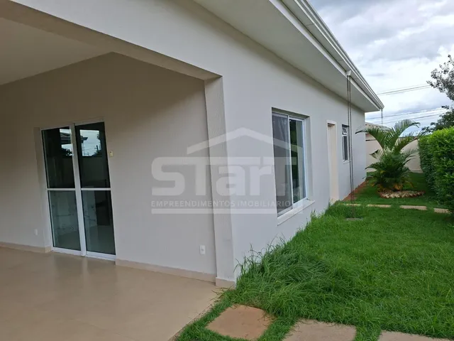 Imagem 16: Casa Colonial com Jacuzzi em Condomínio Próximo à Lagoa Central por R 1.180.000
