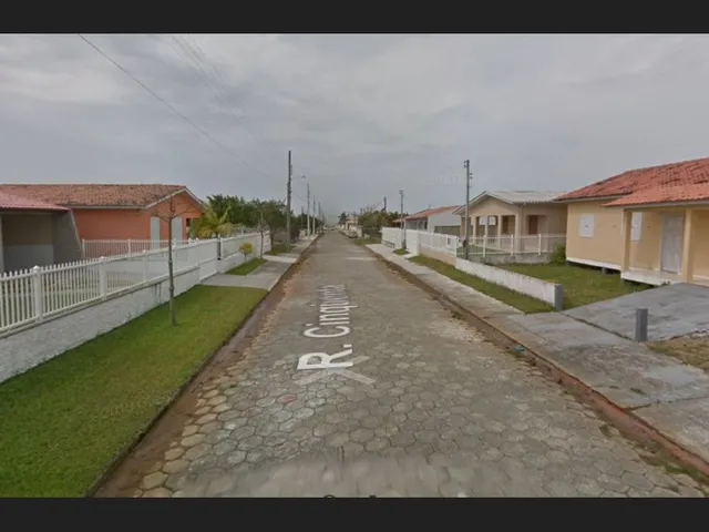 Imagem: A casa possui 3 Dormitórios, 1 Suíte, 200m² de Área