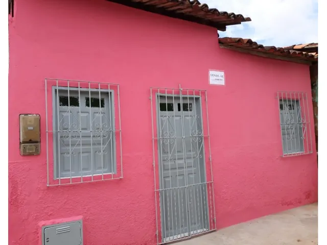 Imagem: A casa possui 2 Dormitórios, 1 Banheiro e está localizado