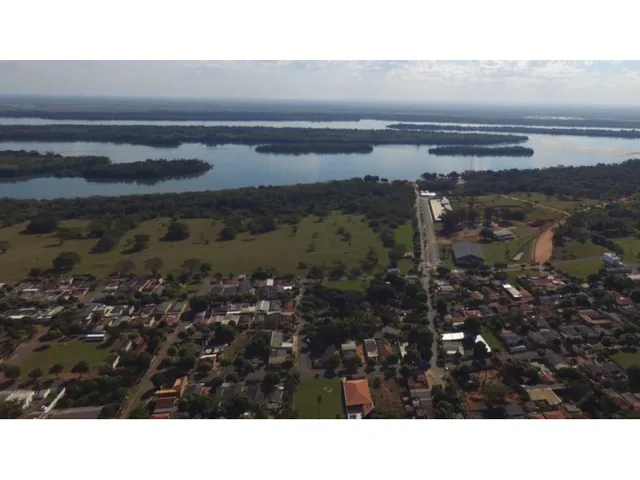 Imagem: Terreno as Margens do Rio Paraná
