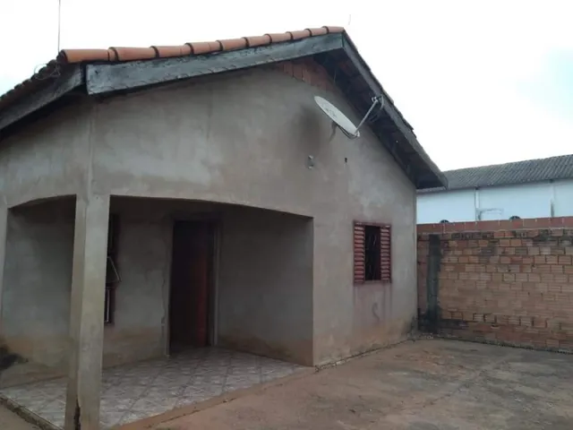 Imagem: Vendo Casa no Centro de Pedra Preta