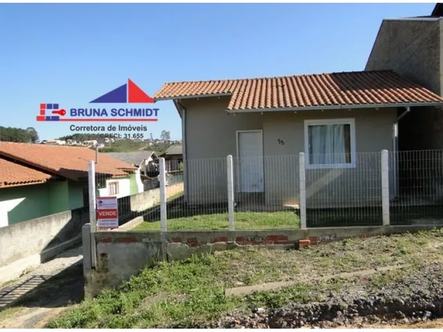 Imagem: A casa possui 2 Dormitórios, 1 Banheiro, Acomodam 4