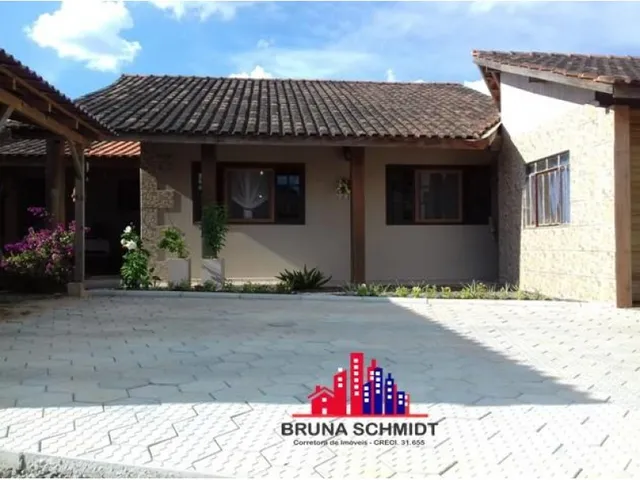 Imagem: A casa possui 3 Dormitórios, 1 Banheiro, Acomodam 4