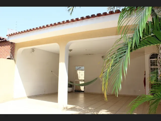 Imagem: Vendo Ótima Casa em Avenida Comercial no