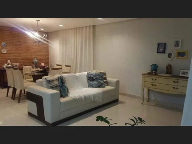 Imagem: A casa em condomínio possui 3 Dormitórios, 3 Suítes, 3