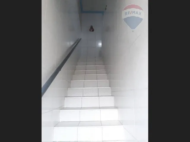 Imagem: O apartamento possui 3 Dormitórios, 2 Banheiros, Acomodam