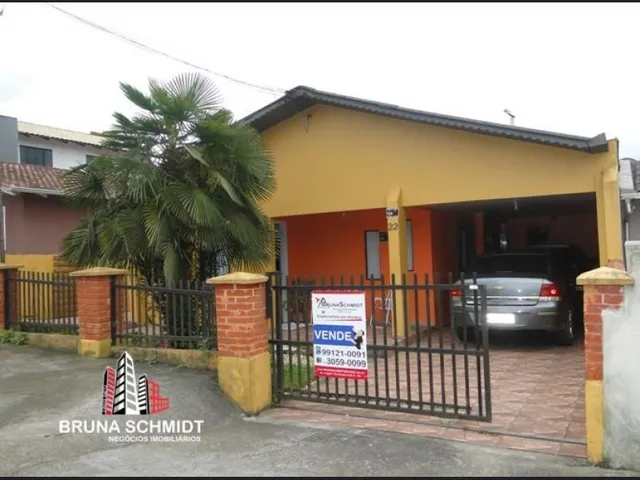 Imagem: A casa possui 2 Dormitórios, 1 Suíte, 2 Banheiros,