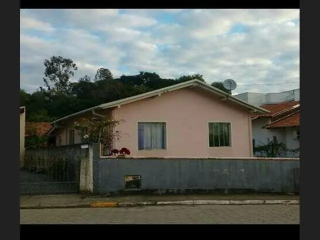 Imagem: Casa no Centro de Rio do Oeste