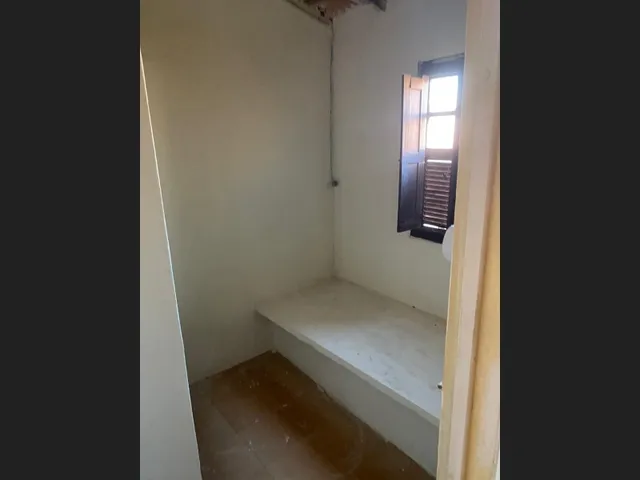 Imagem: O terreno possui 3 Dormitórios, 1 Banheiro, Acomodam 6