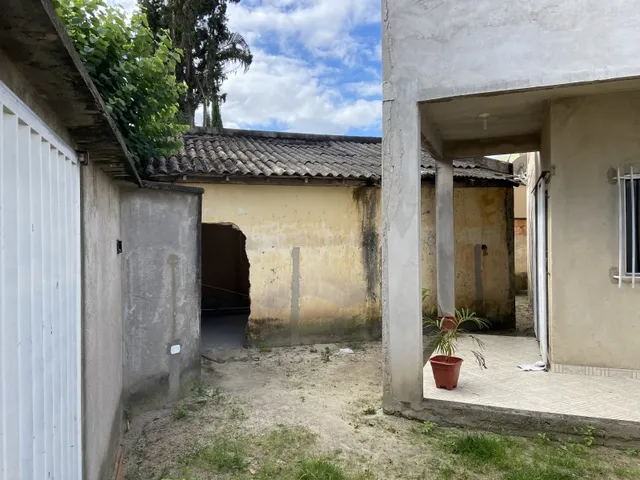 Imagem 3: Prédio de Dois Andares no Centro da Cidade