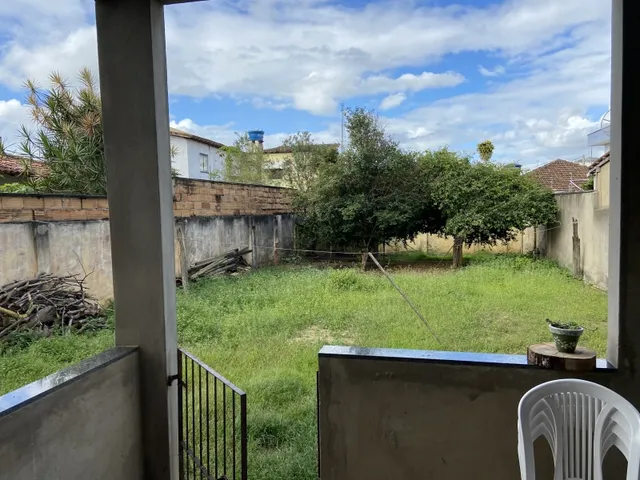 Imagem 4: Prédio de Dois Andares no Centro da Cidade