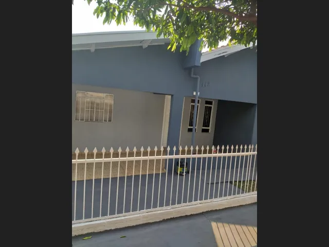 Imagem: Linda Casa com Amplo Quintal Rua Tranquila