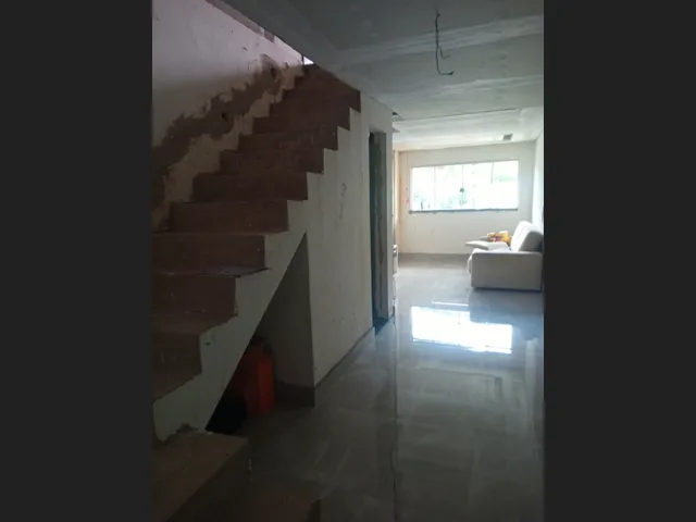 Imagem 16: Casa com Três Pavimentos e Subsolo com Acabamento de Alto Padrão