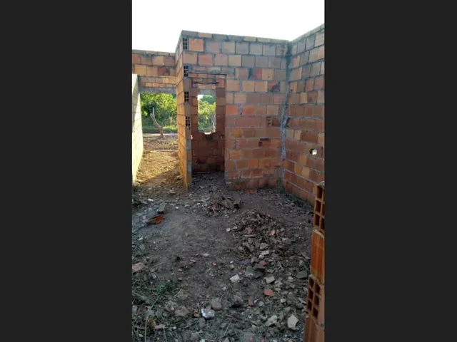 Imagem 2: Vende-Se Terreno com Casa em Construção