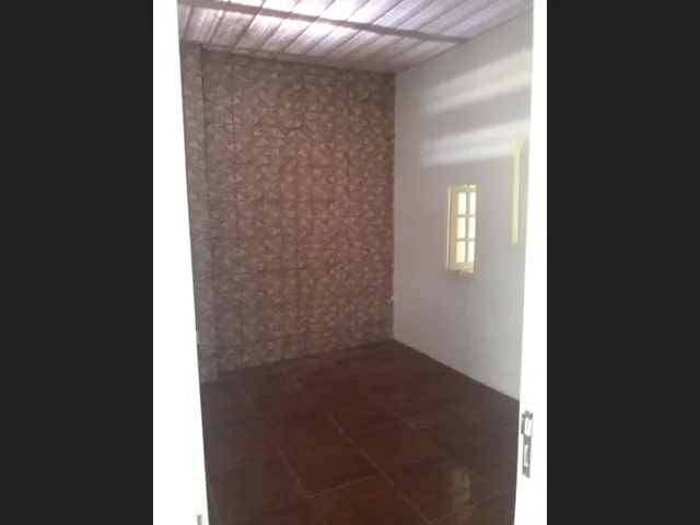 Imagem 3: Casa 3 Quartos Centro Bicas,Garagem,Varanda,Area Interna e Externa.toda Reformada