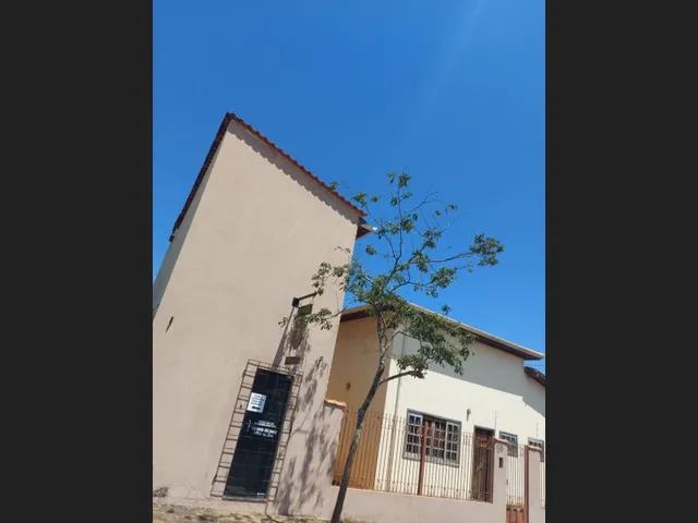 Imagem: Casa com Sobrado e Ponto Comercial