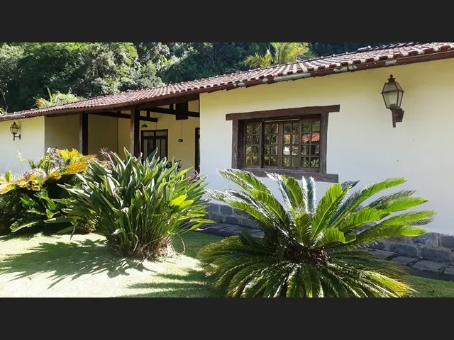 Imagem: Casa com 4 Dormitórios À Venda, 350 M²