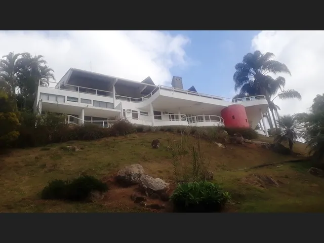 Imagem: Casa com 7 Dormitórios À Venda, 1700 M²