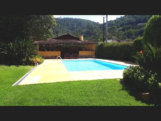 Imagem 12: Casa com 3 Dormitórios À Venda, 540 M² por R$ 1.750.000,00 - Nogueira - Petrópolis/Rj