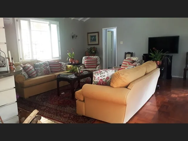 Imagem 2: Casa com 3 Dormitórios À Venda, 540 M² por R$ 1.750.000,00 - Nogueira - Petrópolis/Rj