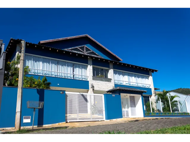 Imagem: Casa de Alto Padrão À Venda em Baependi-Mg
