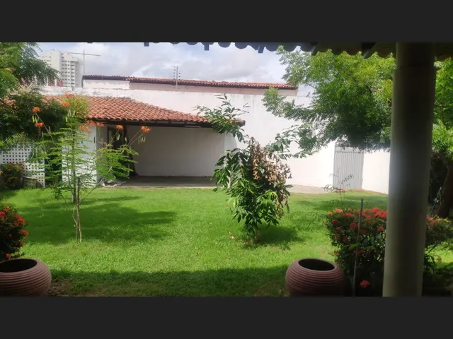 Imagem 2: Casa Comercial com 5 Quartos