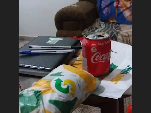 Imagem 4: Quarto em República - Kit Net - Casa