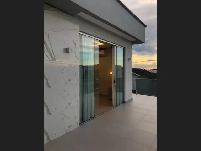 Imagem: A casa em condomínio possui 4 Dormitórios, 2 Suítes, 3