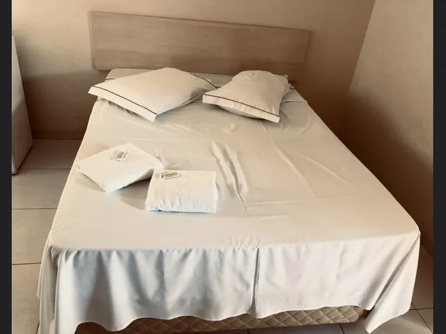 Imagem 1: Quarto com Cama de Casal