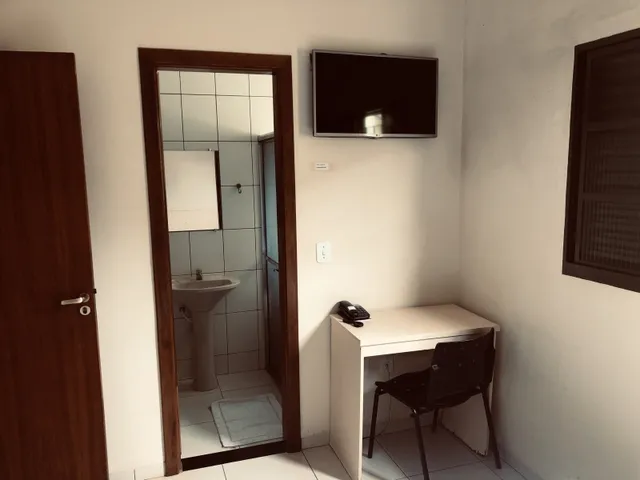 Imagem 2: Quarto com Cama de Casal