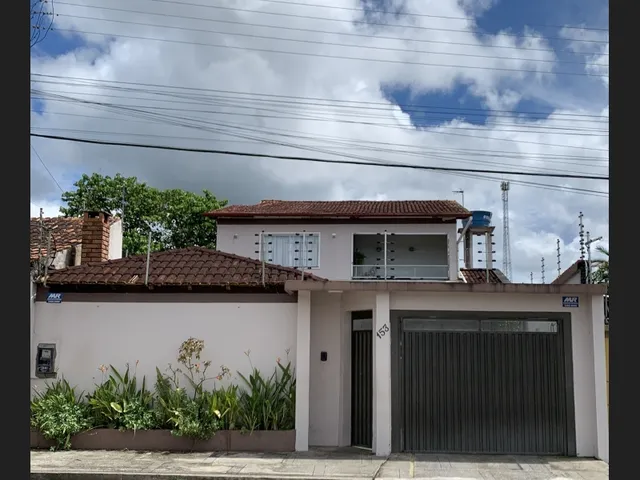 Imagem: Casa com Piscina de Alto Padrão em Capanema