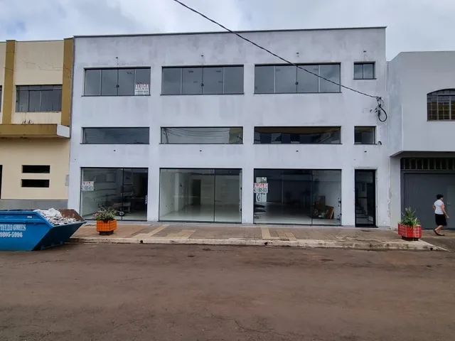 Imagem: Lojas na Rua José Canteri, 50, Ivaiporã