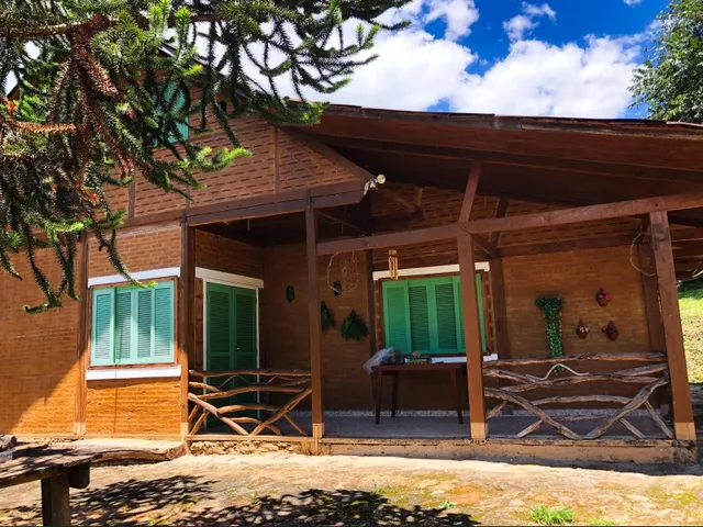 Imagem: Sítio com Casa, Cachoeira e Nascente em