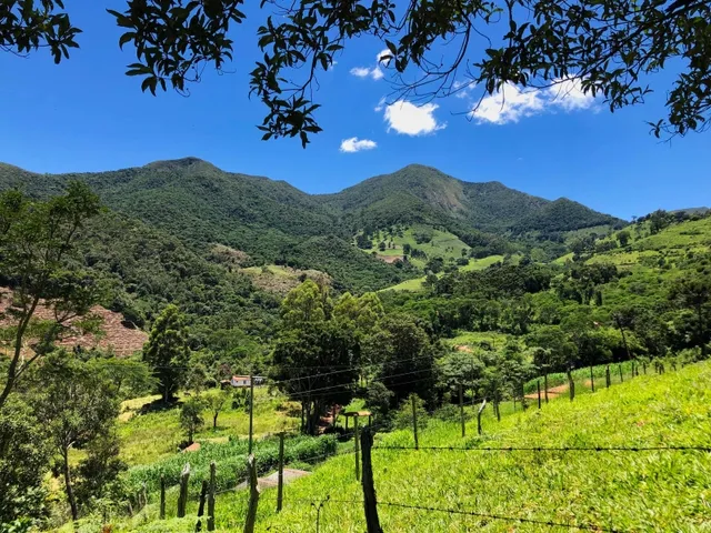 Imagem 5: Sítio com Casa, Cachoeira e Nascente em Aiuruoca-Mg