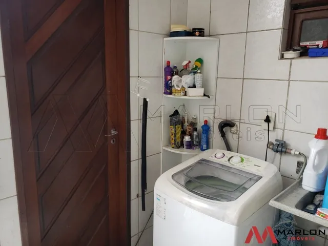 Imagem 2: Casa no Condomínio Karina, 3 Quartos, Sendo 2 Suítes, Varanda, Quintal. 160M²