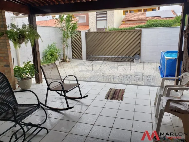 Imagem 3: Casa no Condomínio Karina, 3 Quartos, Sendo 2 Suítes, Varanda, Quintal. 160M²