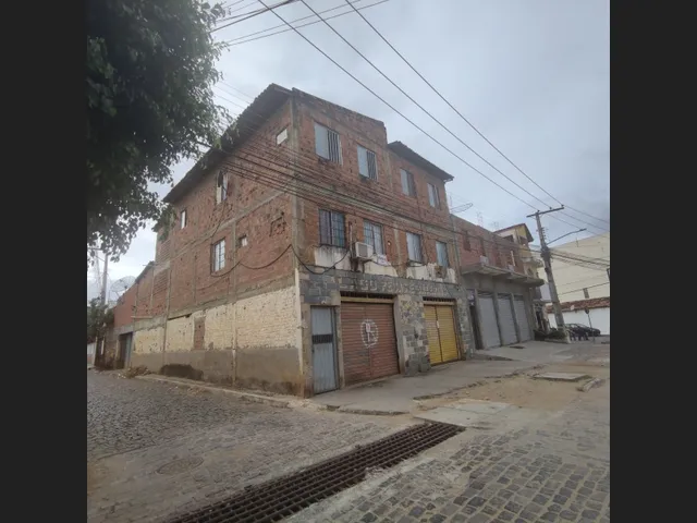 Imagem: O apartamento possui 10 Dormitórios, 2 Suítes, 5
