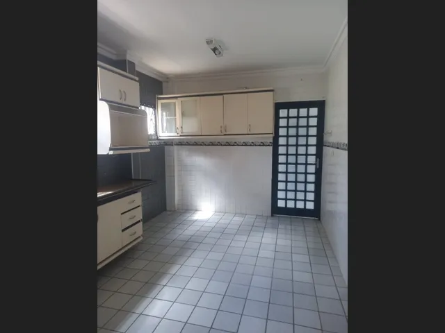 Imagem 13: Alugo - Casa Bairro São Cristóvão - com 3 Suítes