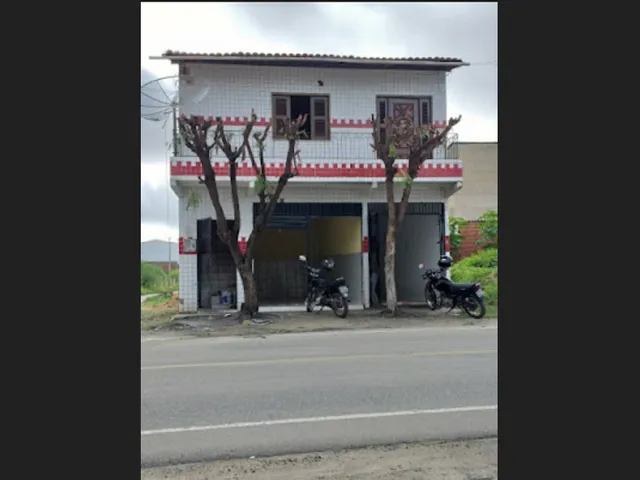 Imagem: A casa possui 3 Dormitórios, 1 Suíte, 3 Banheiros, 1 Vaga