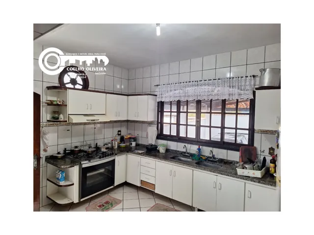 Imagem 3: Casa À Venda. 200m² de Área Privada, 4 Vagas na garageme2...