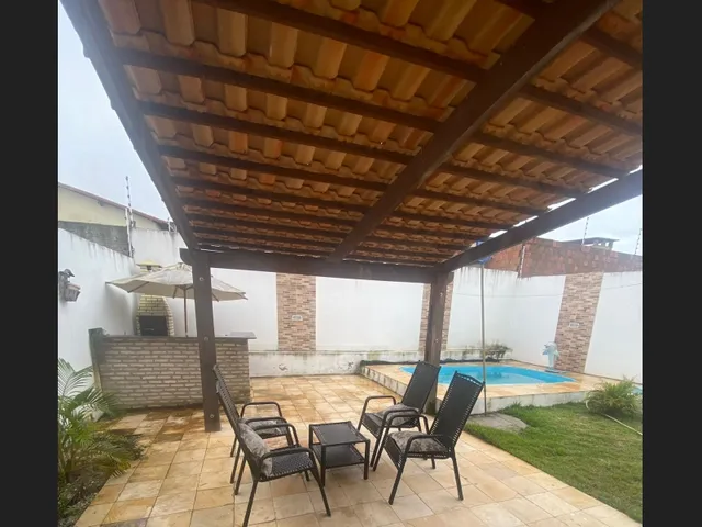 Imagem 2: Casa 2/4 com Piscina e Área Gourmet