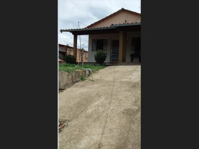 Imagem: Excelente Casa de 03 Quartos a Venda em