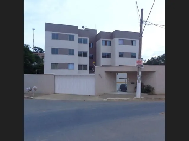 Imagem 1: Apartamento com Área Privativa, Bem Ventilado, em Local Tranquilo e...